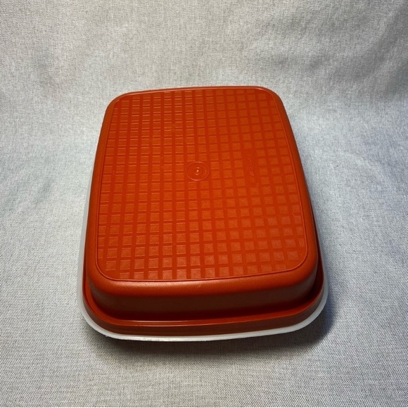 Tupperware Season-Serve Marinating Container - Picture 2 of 7